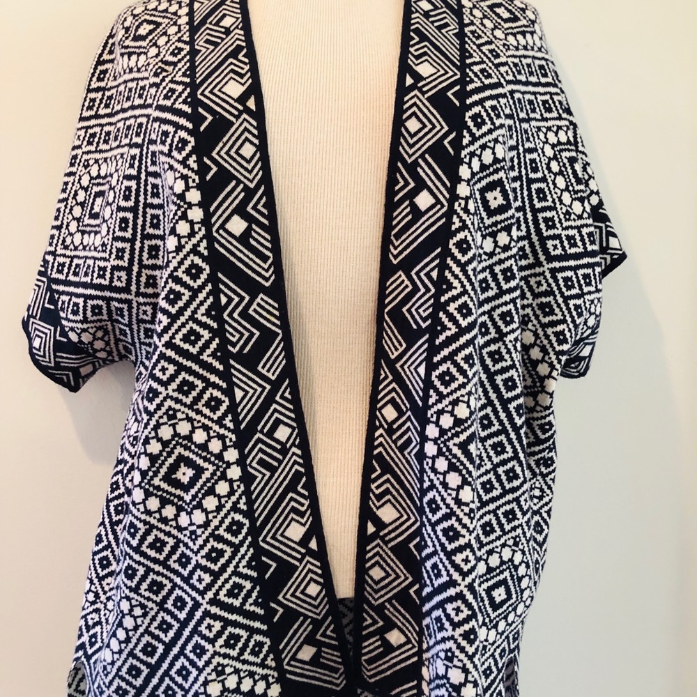 Lucky Brand Sweater Topper Tribal boho Size large - Picture 3 of 5